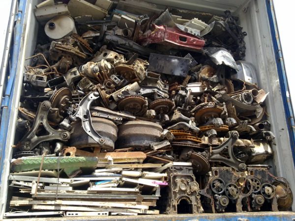 HMS 1/2 METAL SCRAP (STELL SCRAP)