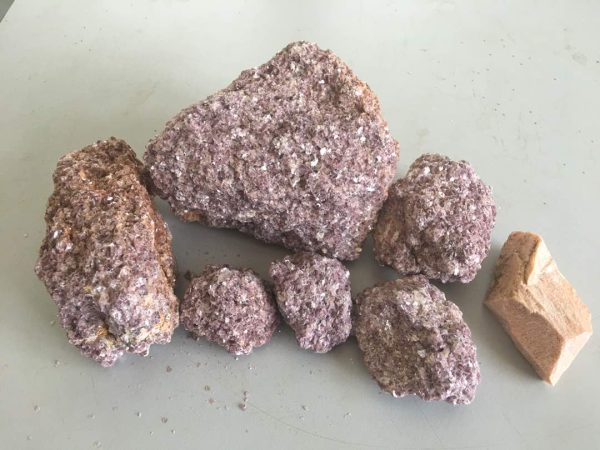 Lithium ore (lepidolite)